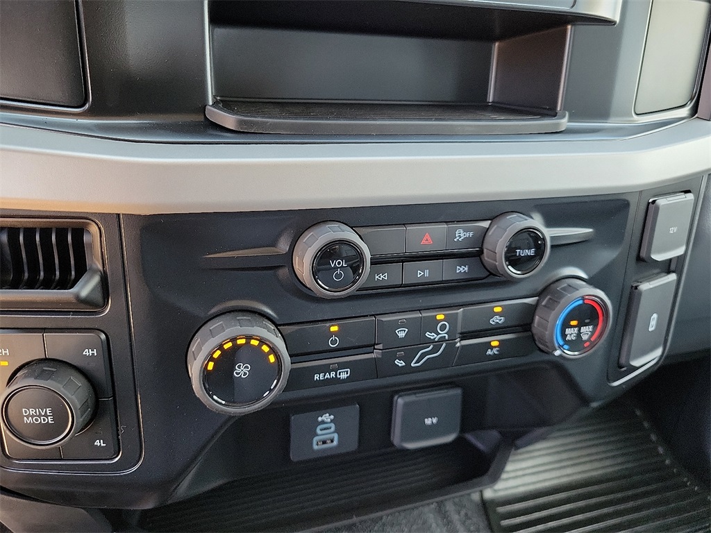 2025 Ford F-350 photo 22