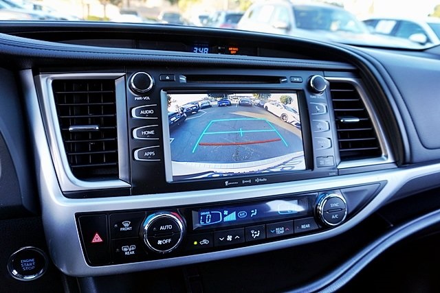 Used 2019  Toyota SE image 30