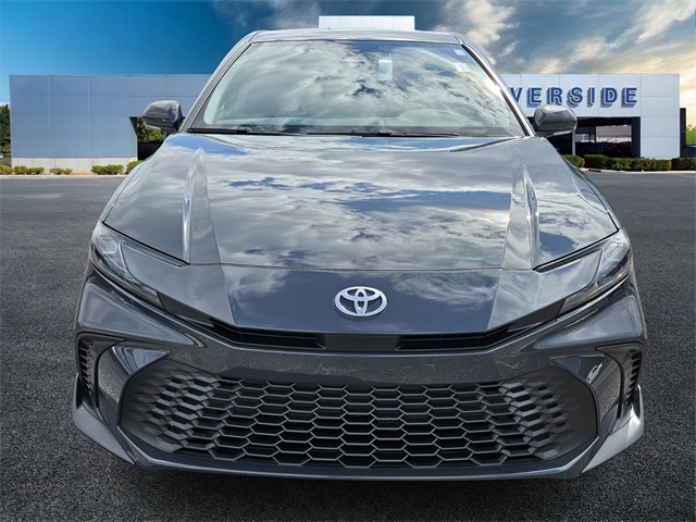 2025 Toyota Camry SE photo 2