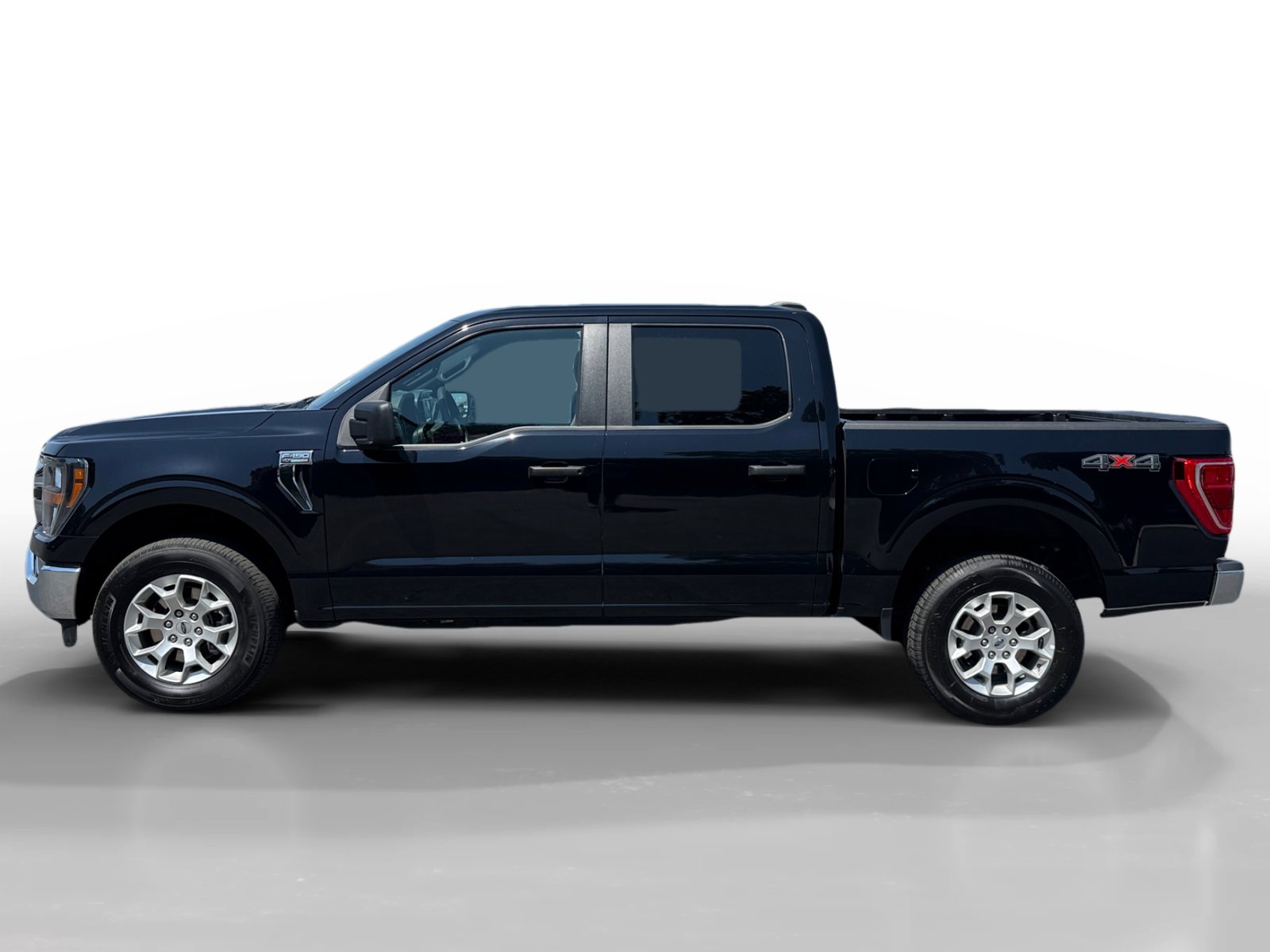 2023 Ford F-150 XLT photo 2