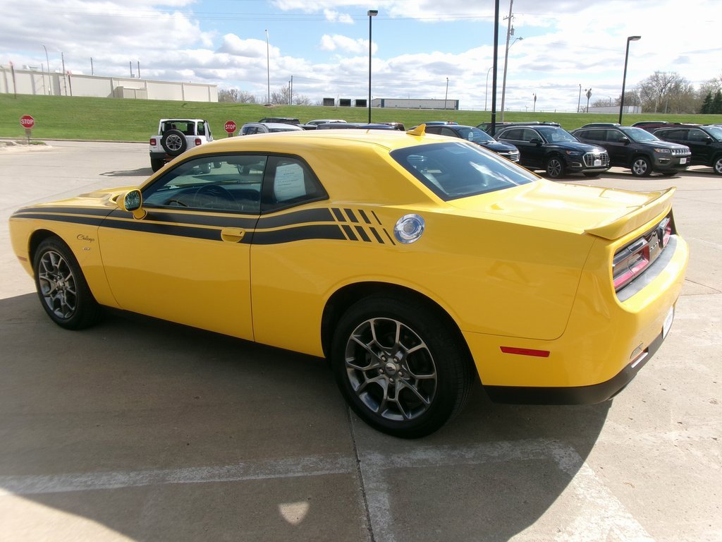 PreOwned 2017 Dodge Challenger GT 2dr Car in Spirit Lake 27989A