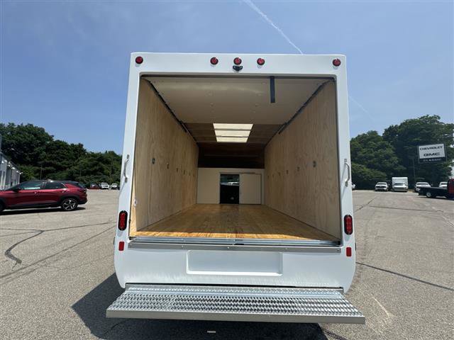 2024 Chevrolet Express Cutaway 3500 photo 16