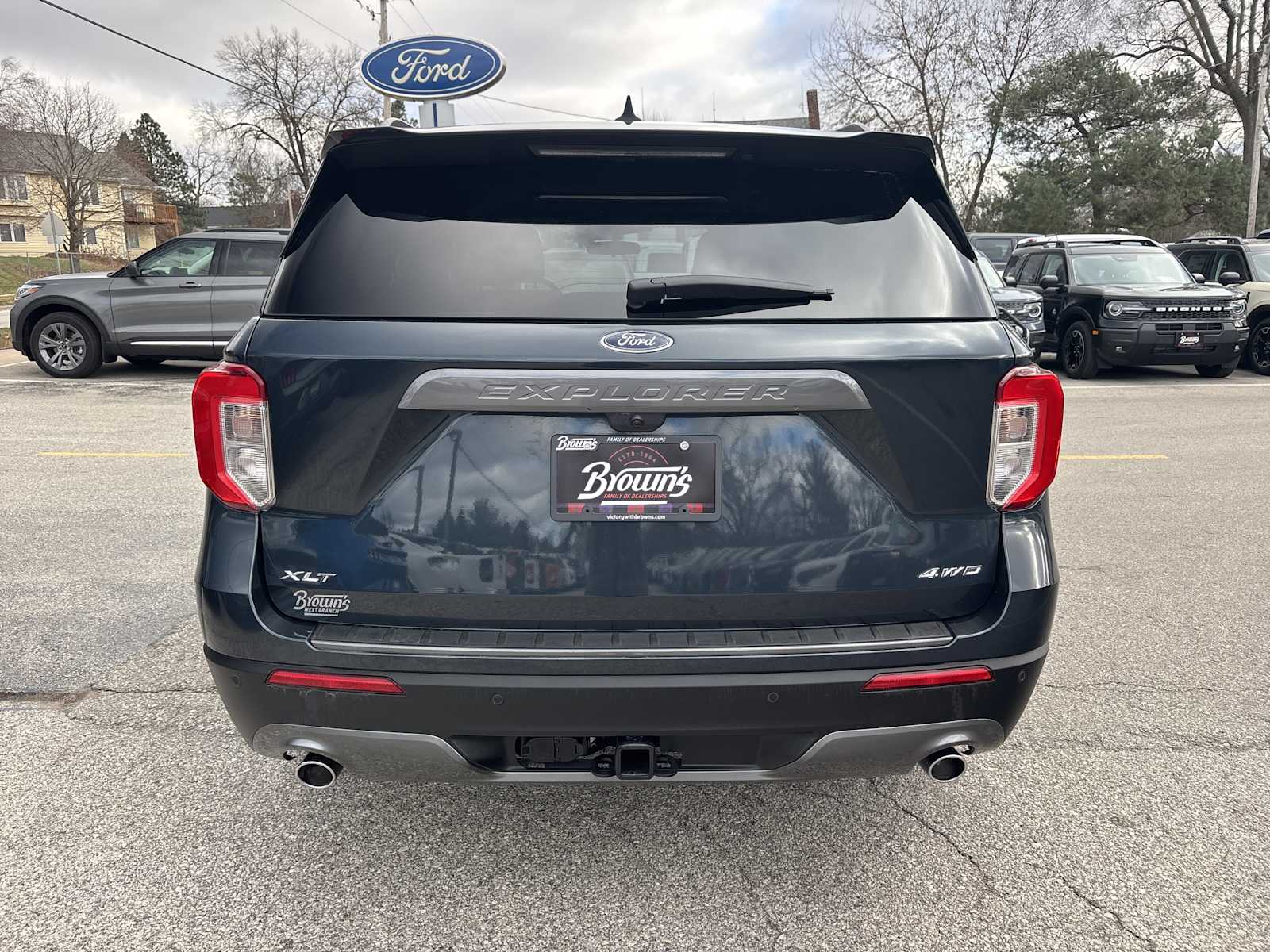 2023 Ford Explorer XLT photo 2