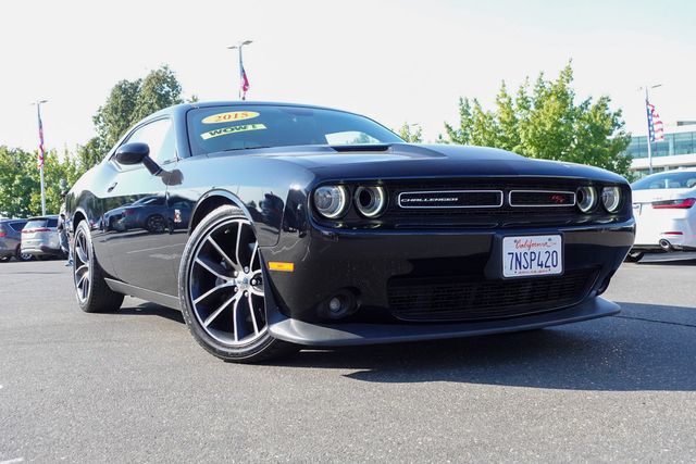 2015 Dodge Challenger R/T Scat Pack photo 2
