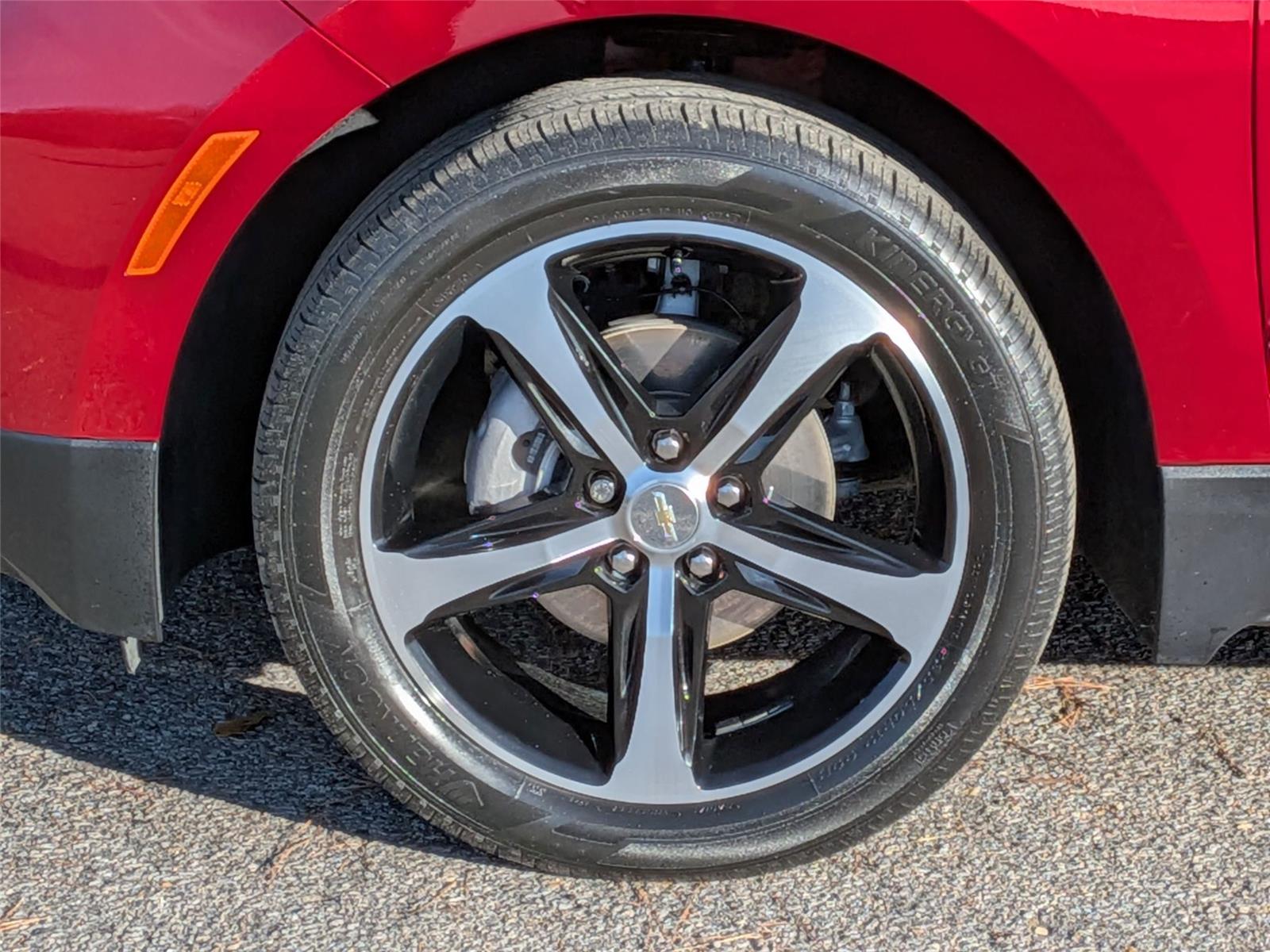 2022 Chevrolet Equinox LT photo 3