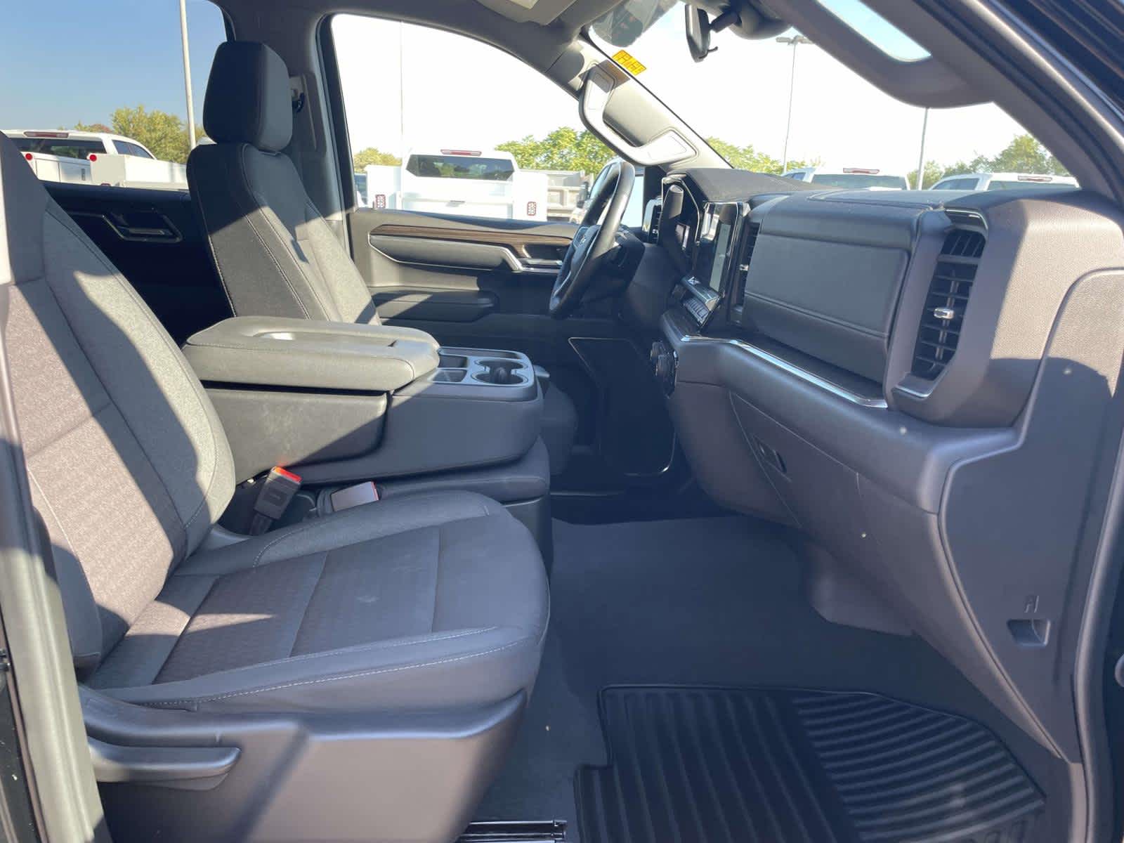 2024 Chevrolet Silverado 1500 LT photo 14