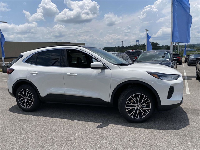 2025 Ford Escape Plug-In Hybrid Base photo 2