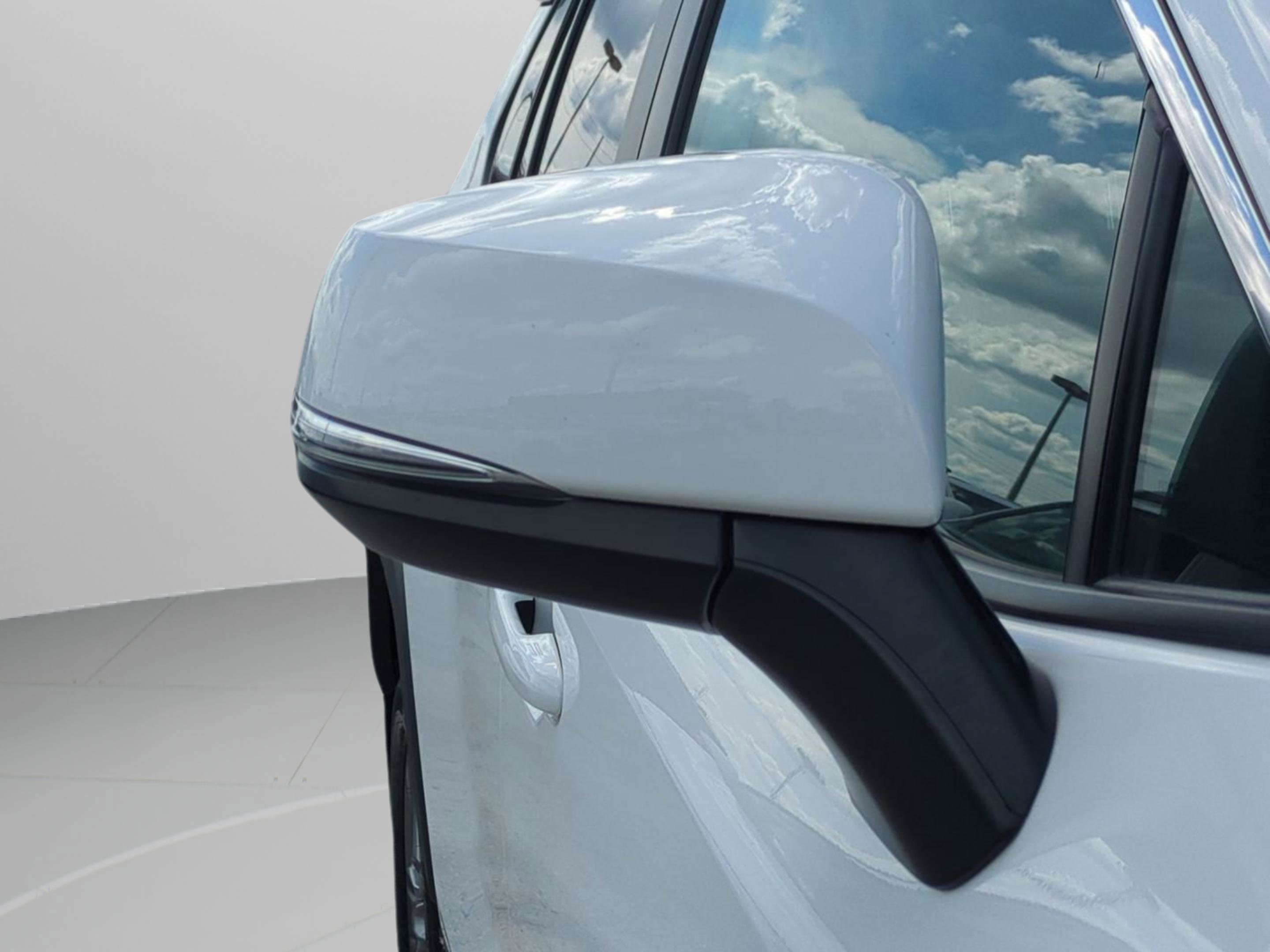 2024 Toyota RAV4 XLE photo 10