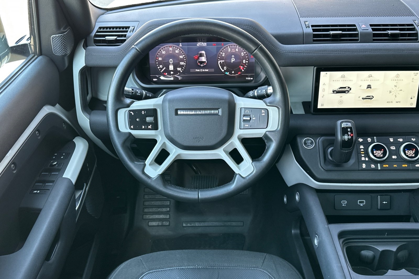 2021 Land Rover Defender 110 SE photo 14