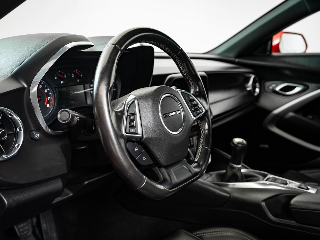 2018 Chevrolet Camaro 2LT photo 4