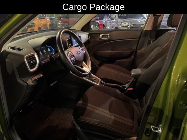 2023 Hyundai Venue SEL photo 10