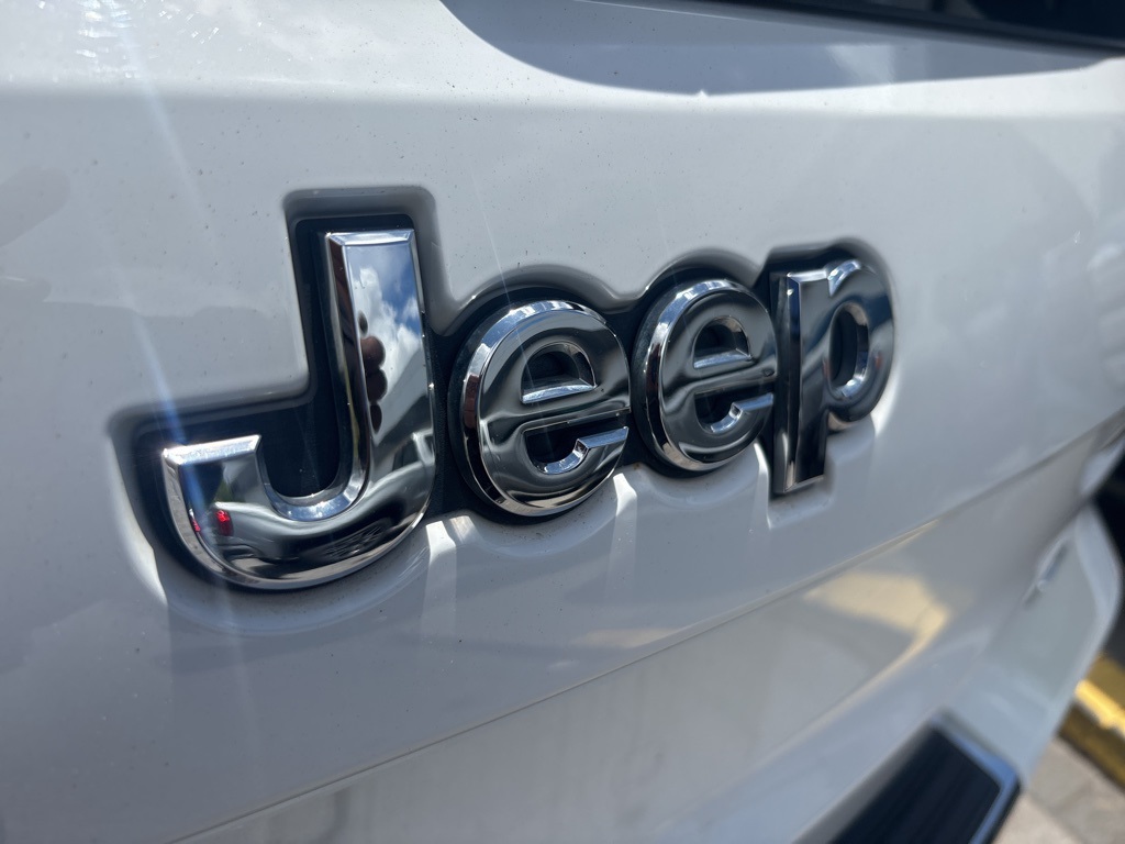 2021 Jeep Grand Cherokee Overland photo 8
