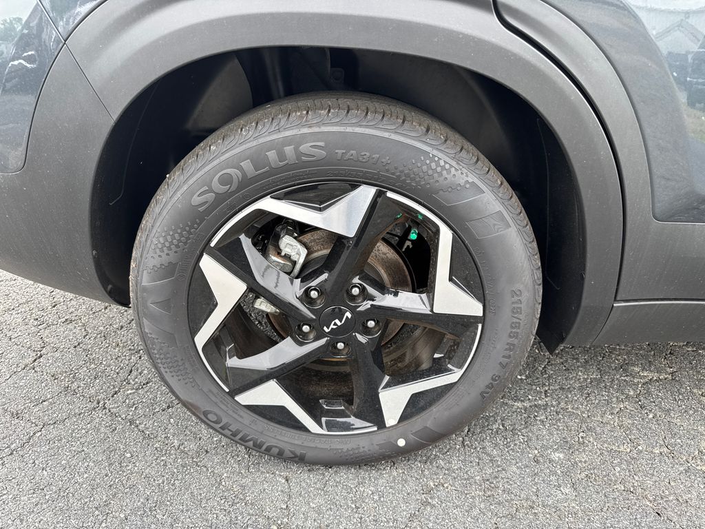 2025 Kia Seltos EX photo 17
