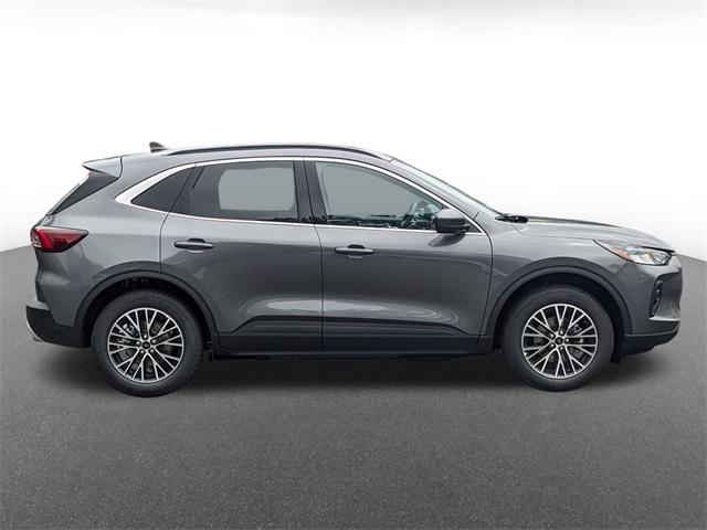 2025 Ford Escape Plug-In Hybrid photo 2