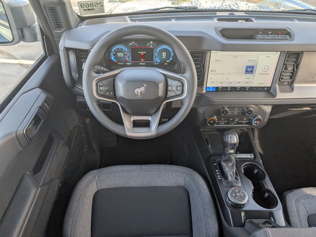 2025 Ford Bronco Base photo 4
