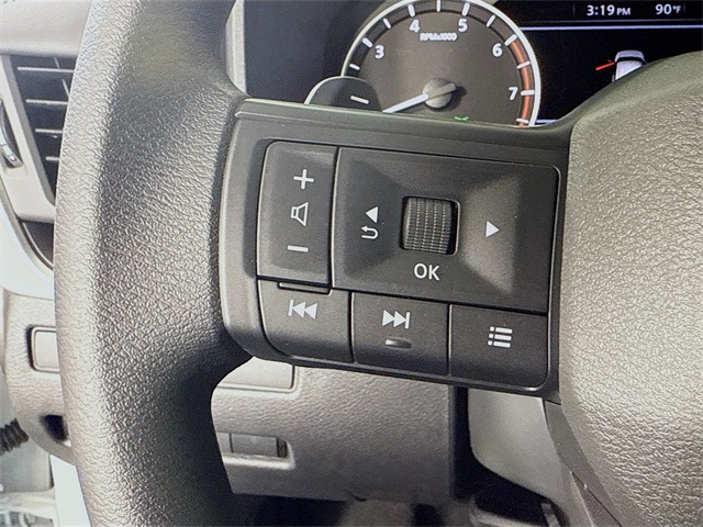 2025 Nissan Rogue S photo 11