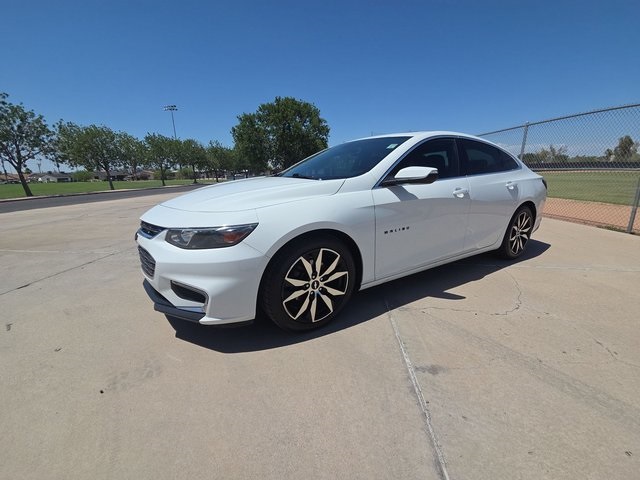 2017 Chevrolet Malibu 1LT photo 2