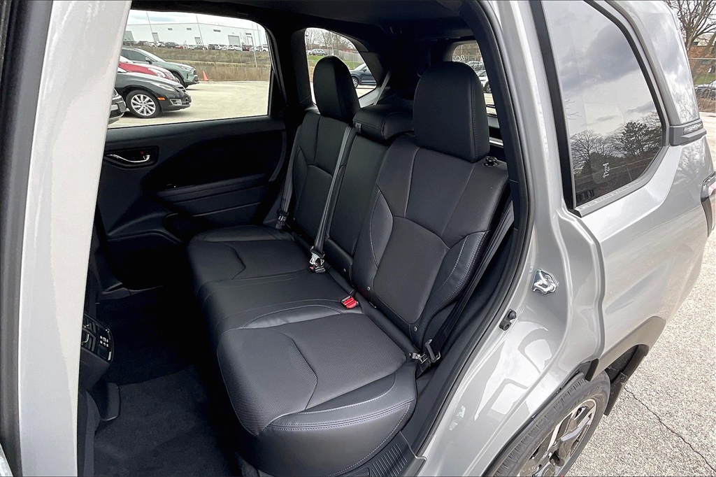 2025 Subaru Forester Limited photo 10
