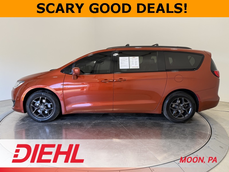 2018 Chrysler Pacifica Touring L photo 4