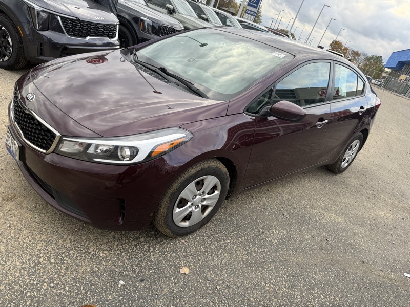 2017 Kia Forte LX Base photo 2