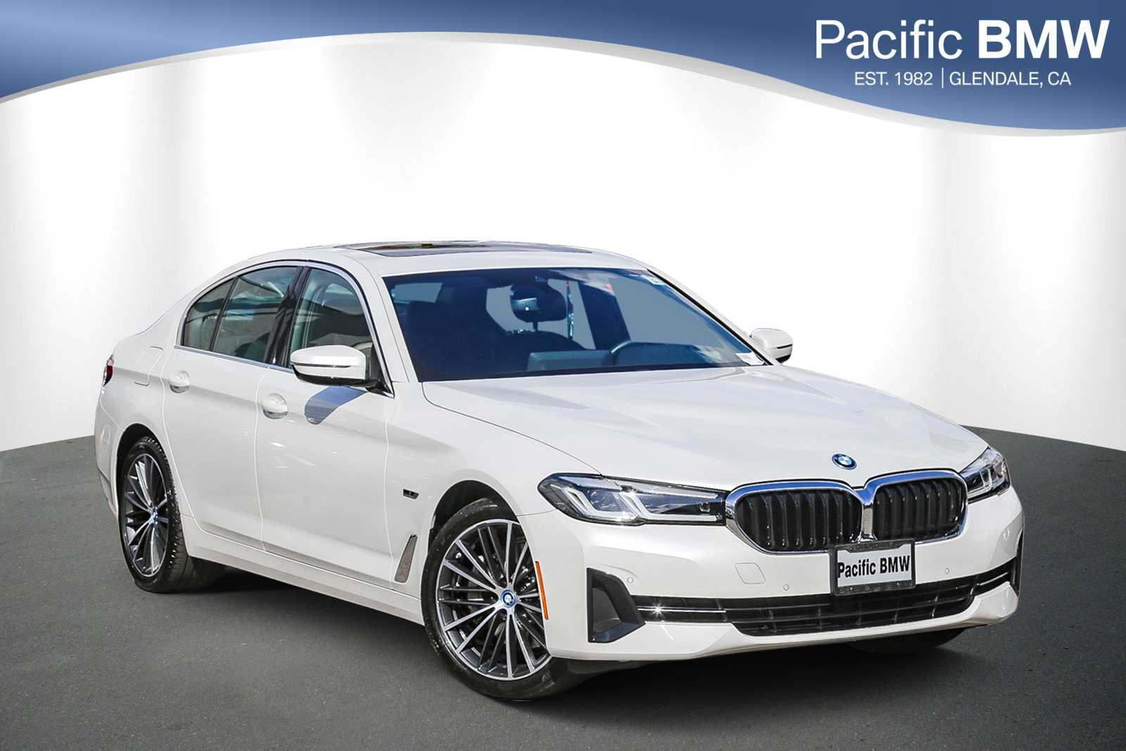 Certified Pre-Owned 2022 BMW 5 Series 530e 4dr Car in