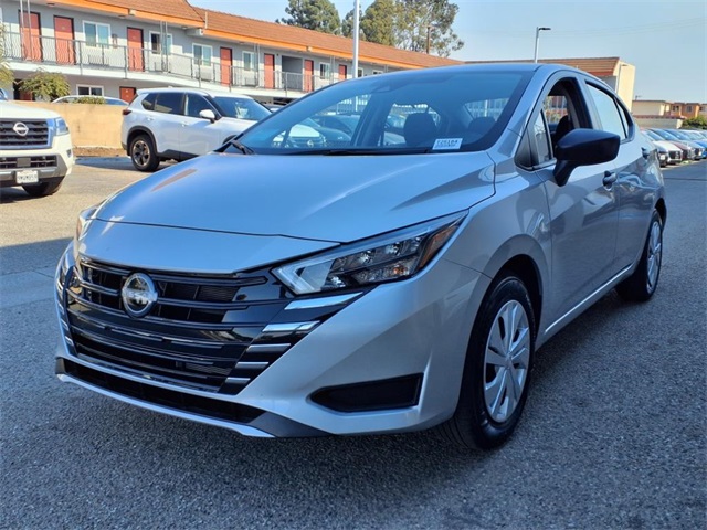 2025 Nissan Versa S photo 3