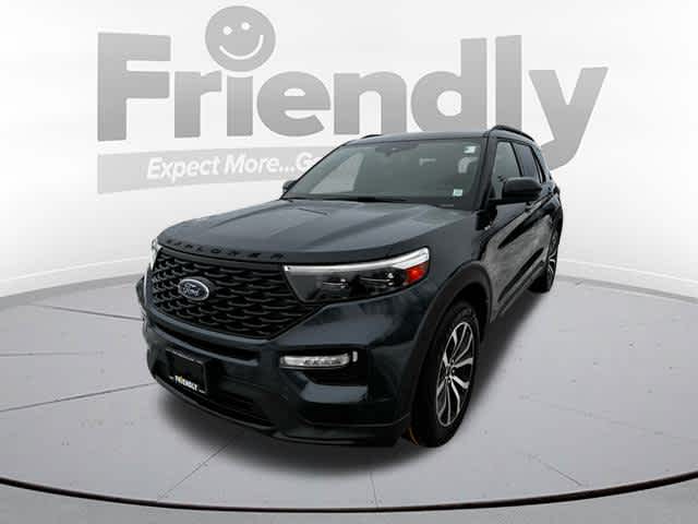 2023 Ford Explorer ST Line's photo