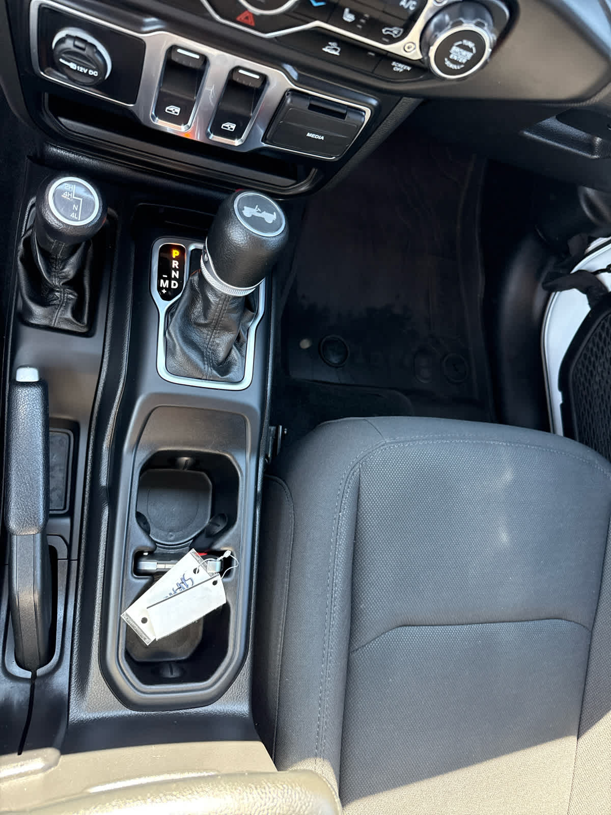 2022 Jeep Wrangler Sport S photo 17