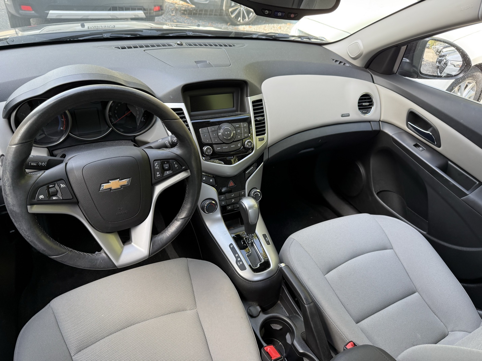 2014 Chevrolet Cruze photo 3