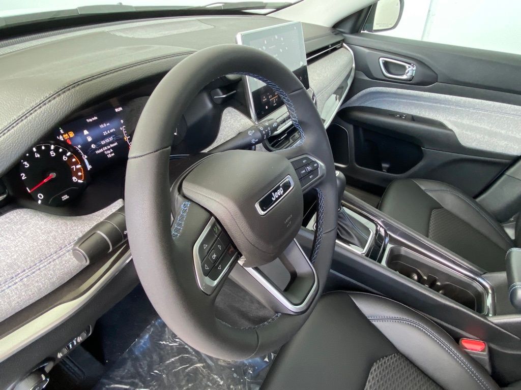2022 Jeep Compass Latitude photo 29