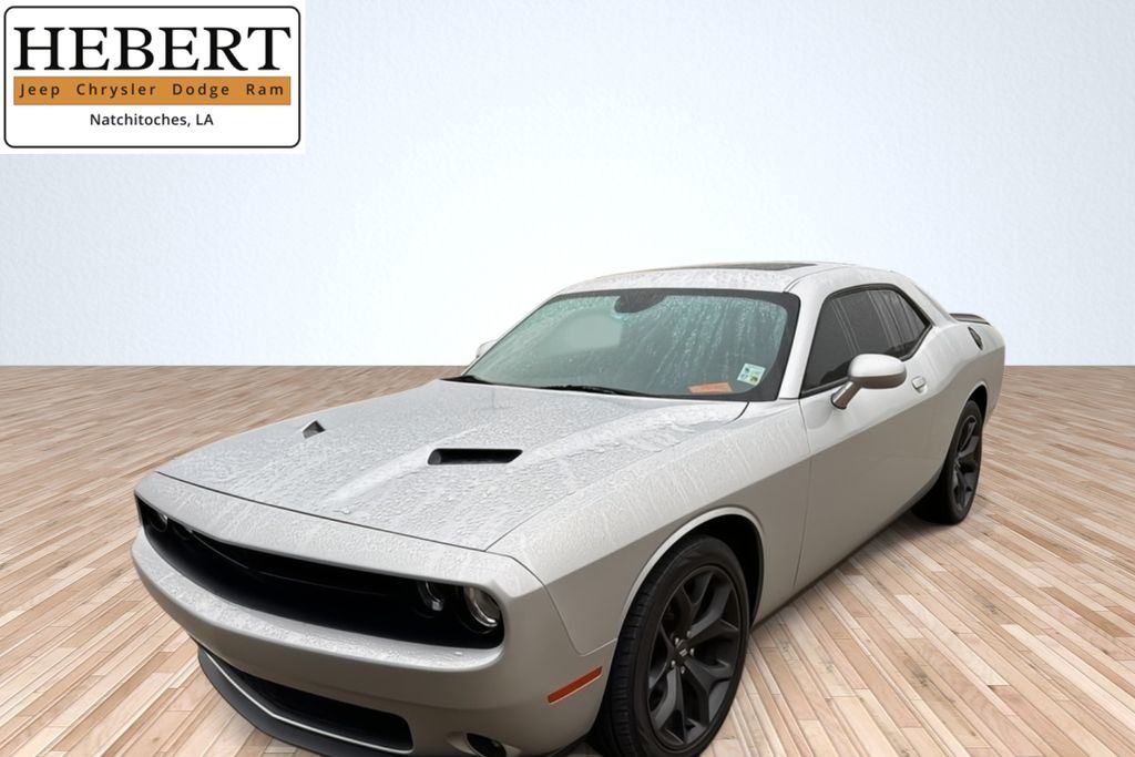 2020 Dodge Challenger SXT's photo