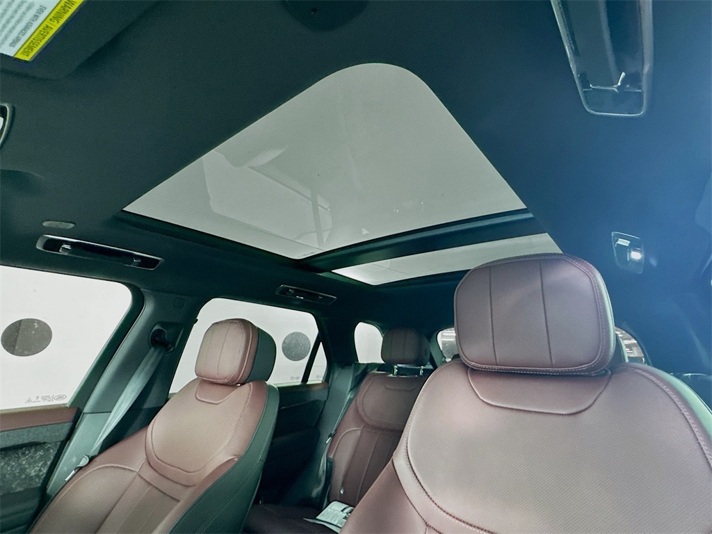 2025 Land Rover Range Rover Sport SE photo 18