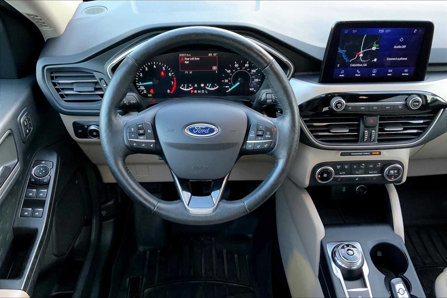2020 Ford Escape SEL photo 5