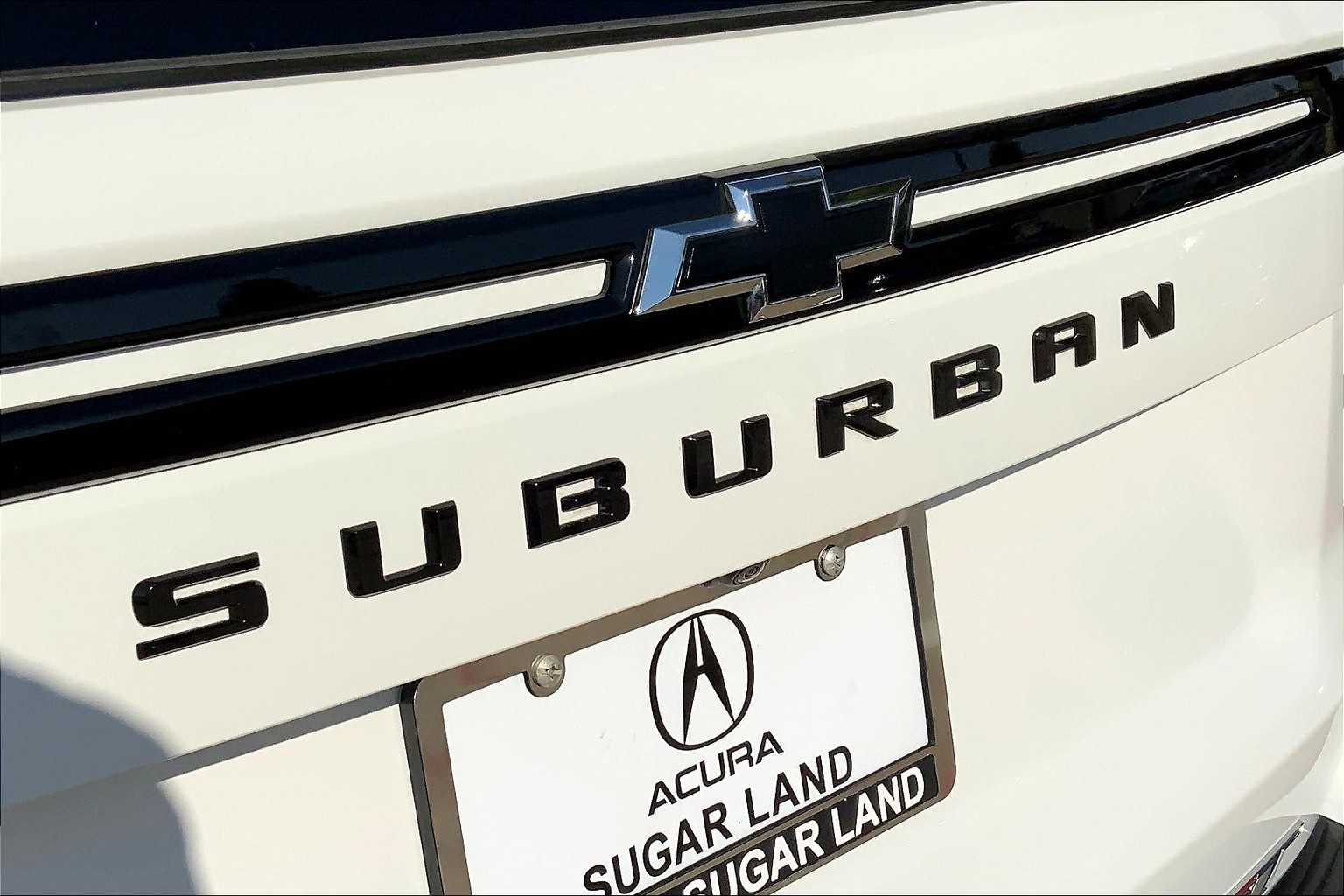 2023 Chevrolet Suburban RST photo 30