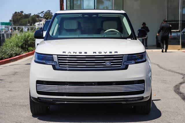 New 2024 SV Bespoke White in Gloss finish Land Rover SV image 2