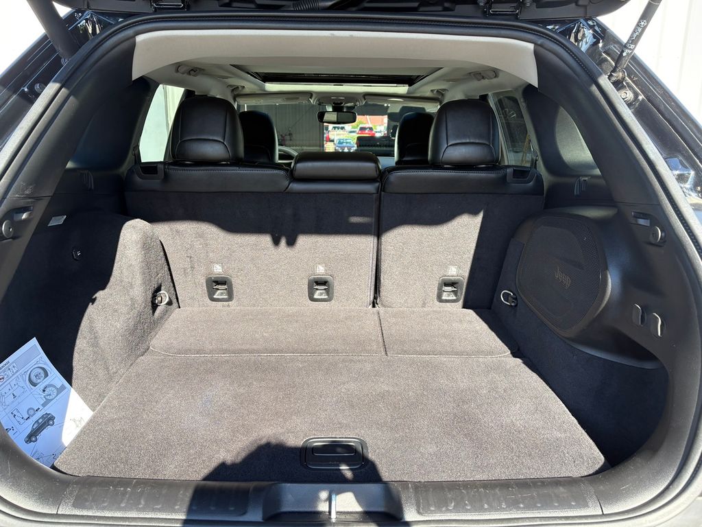 2022 Jeep Cherokee Limited photo 29