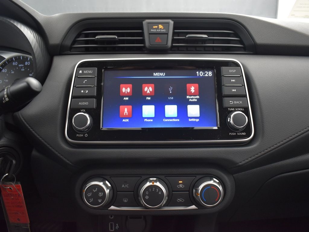 2025 Nissan Versa 1.6 S photo 11
