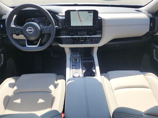 2025 Nissan Pathfinder SL photo 8