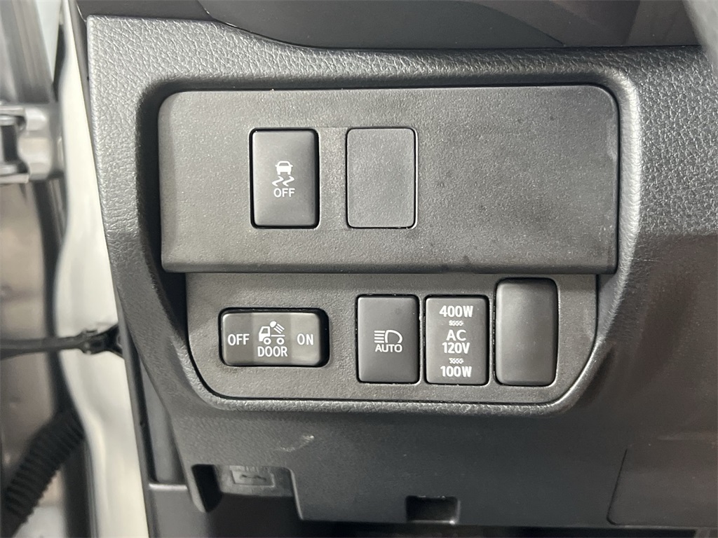 2023 Toyota Tacoma TRD Off-Road photo 16