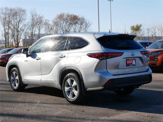 2020 Toyota Highlander Hybrid LE photo 2