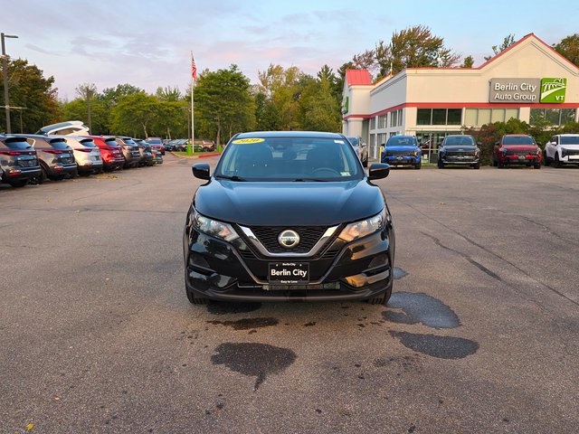 2020 Nissan Rogue Sport S photo 2