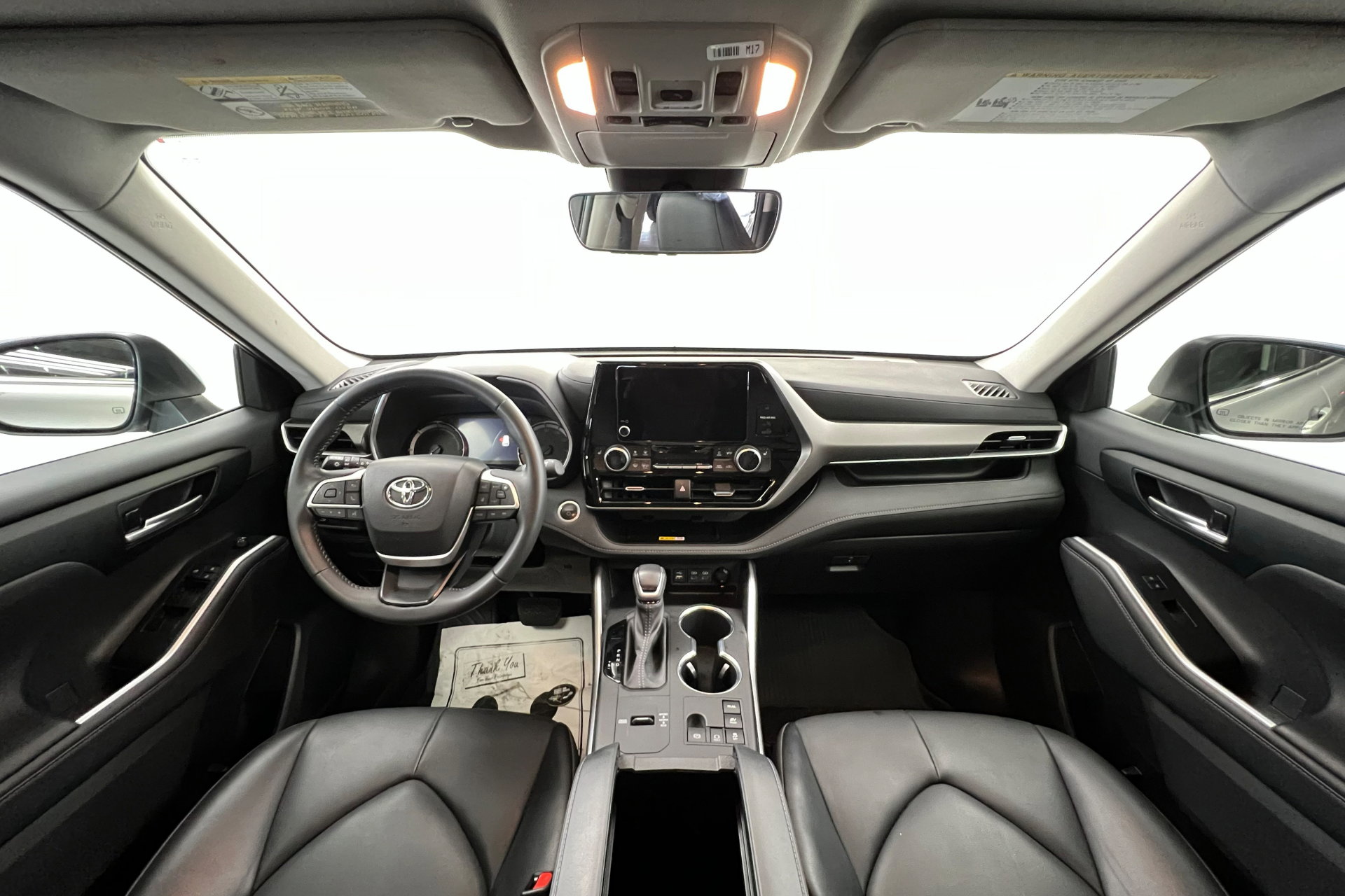 2024 Toyota Highlander Hybrid XLE photo 9