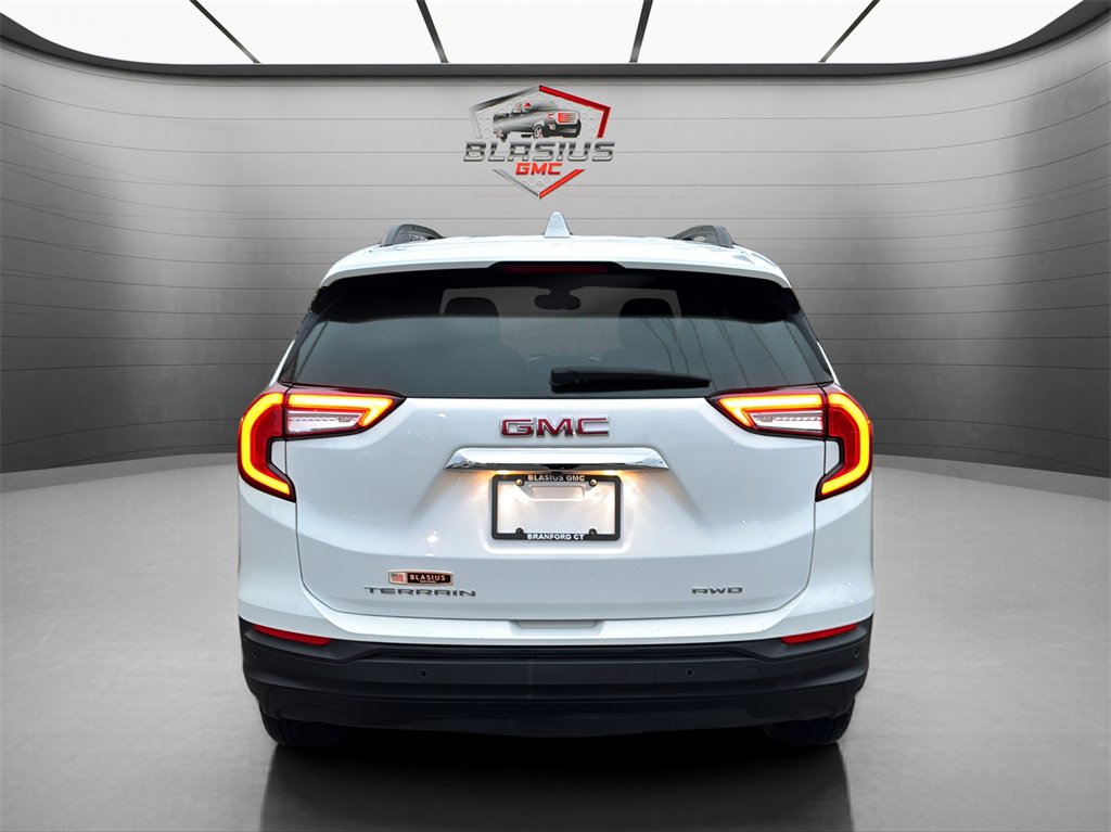 2024 Gmc Terrain SLE photo 3
