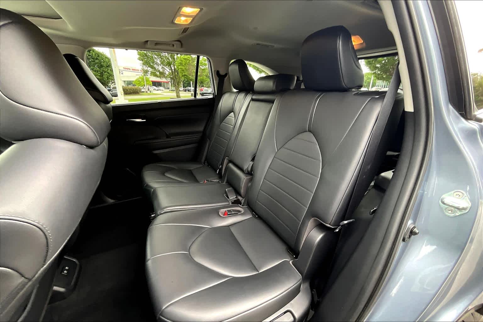 2020 Toyota Highlander Hybrid XLE photo 19