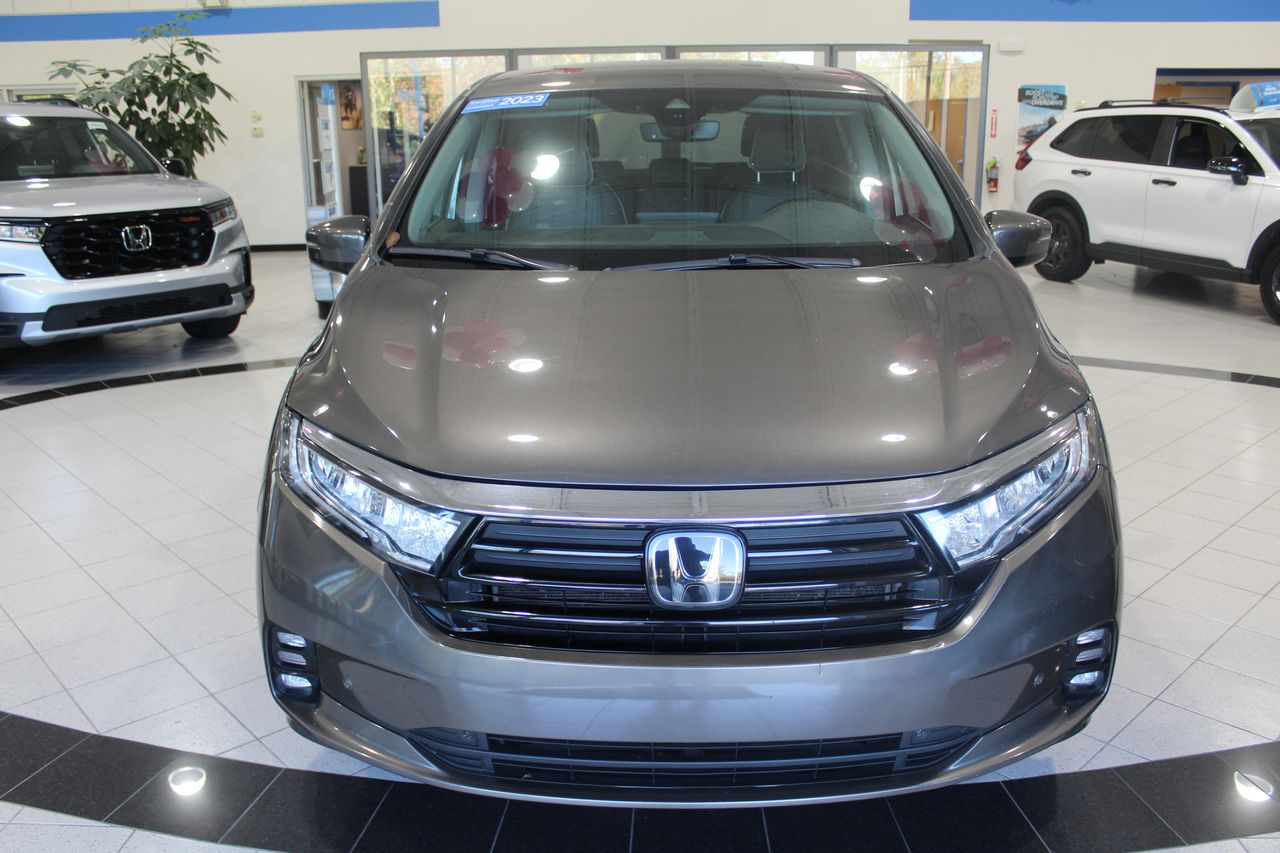 2023 Honda Odyssey Elite photo 2