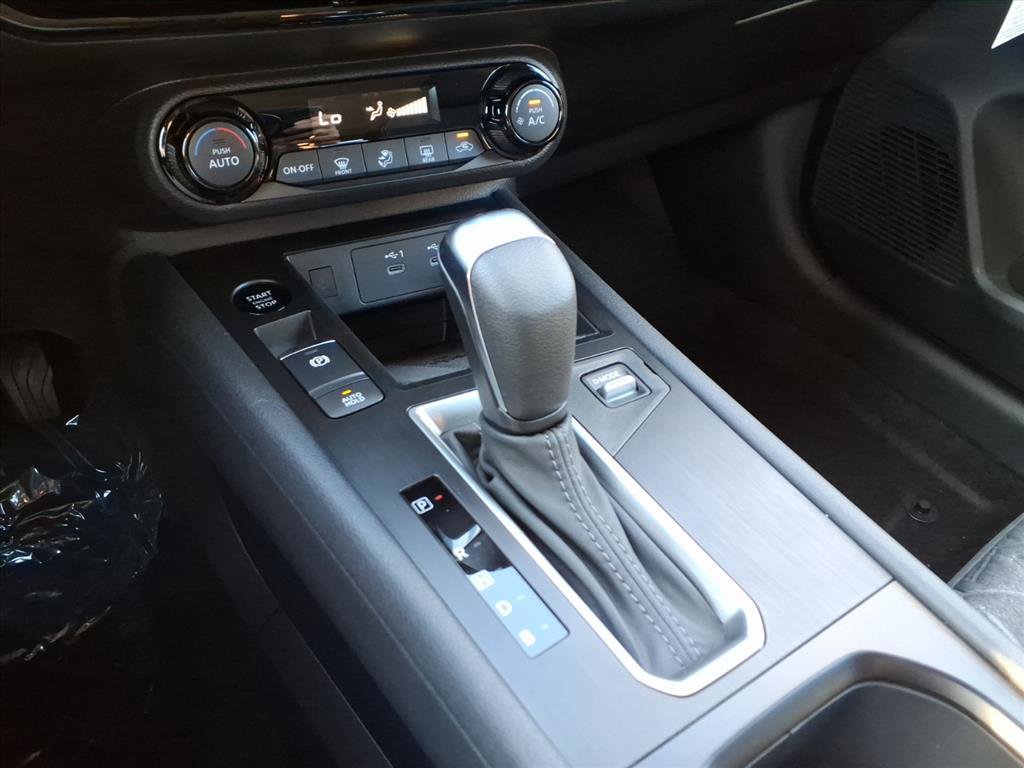 2026 Nissan Kicks SV photo 11