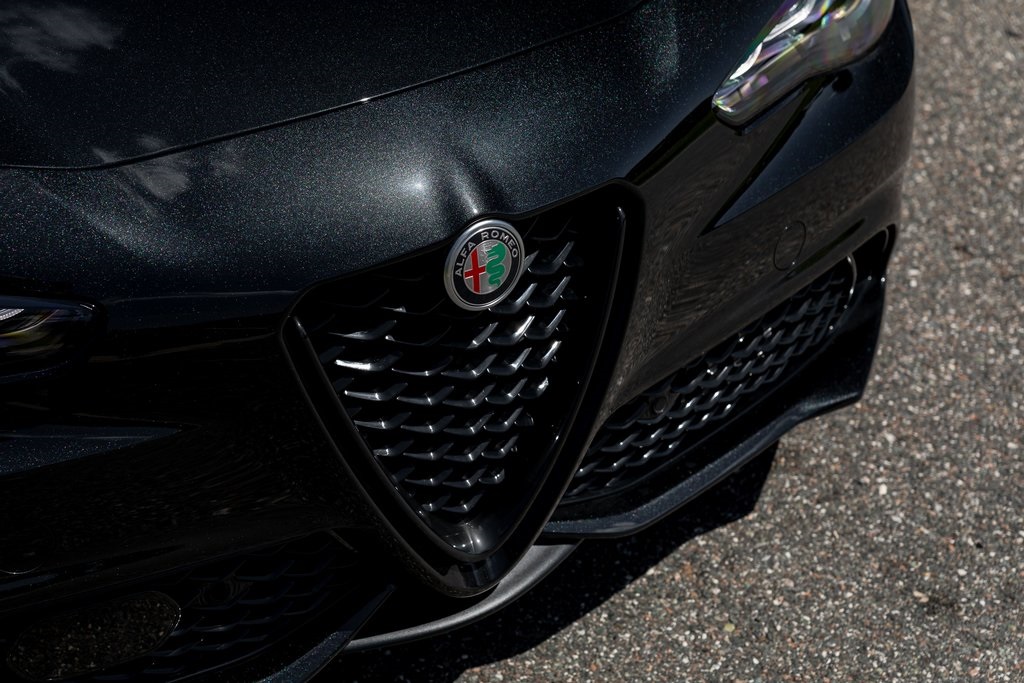 2025 Alfa Romeo Giulia Base photo 11