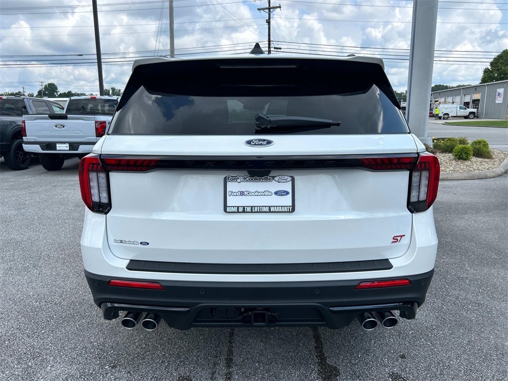 2025 Ford Explorer ST photo 4