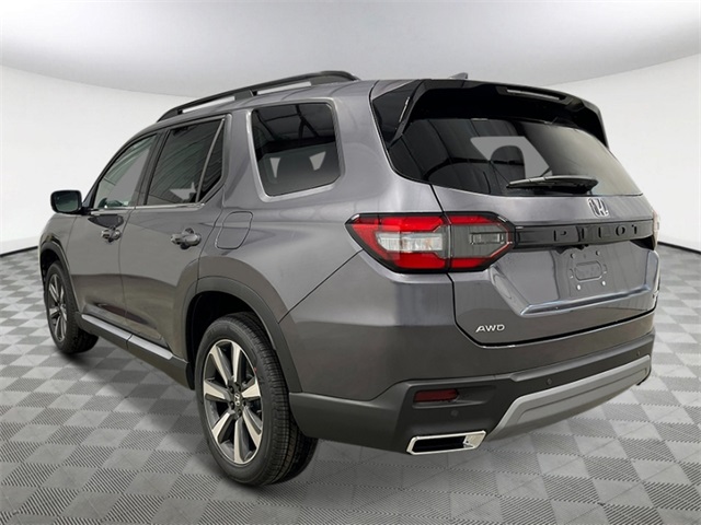 2025 Honda Pilot Touring photo 3