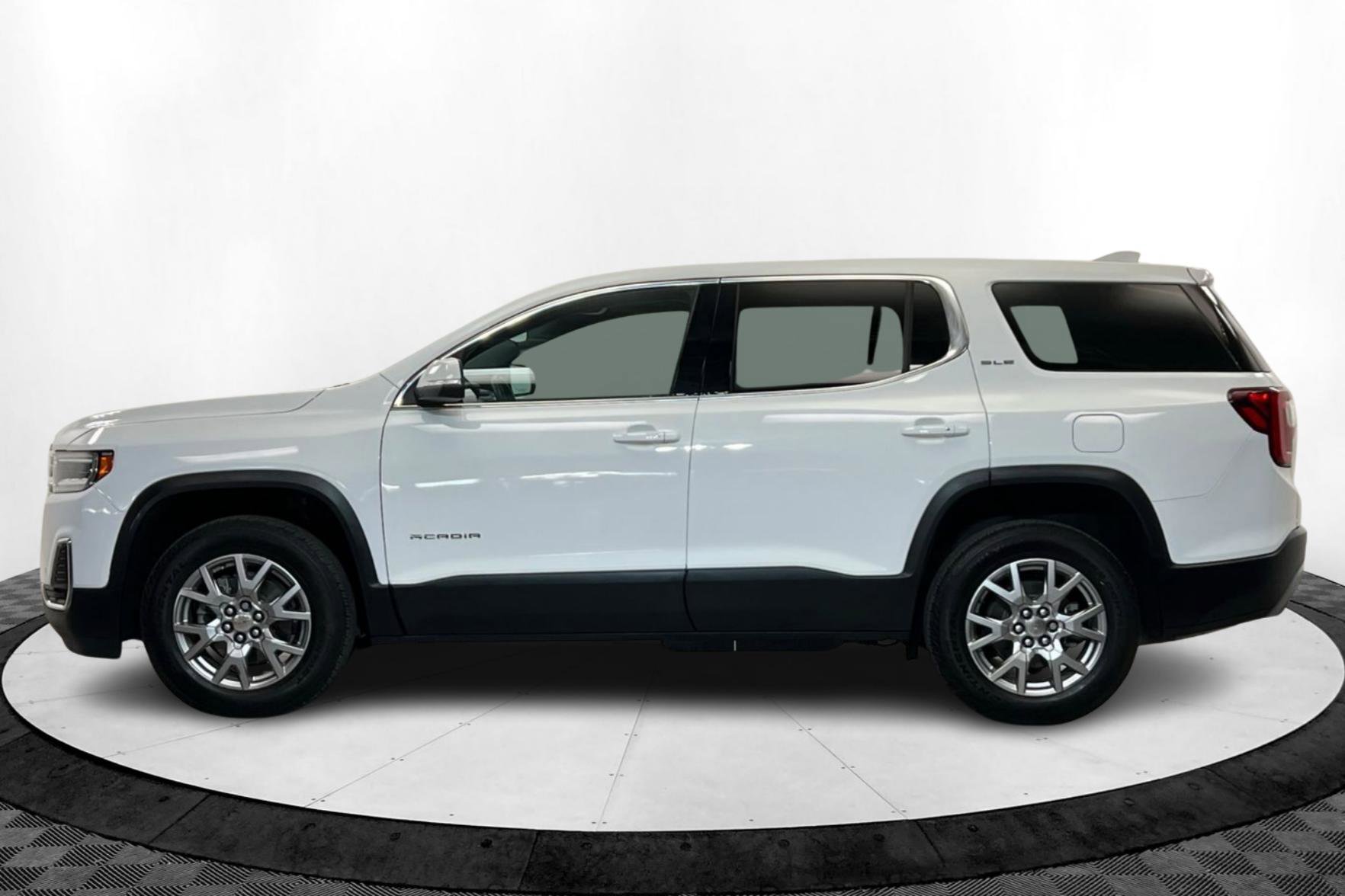2022 Gmc Acadia SLE photo 2